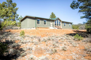 Secluded Boulder House - Next to National Forests!